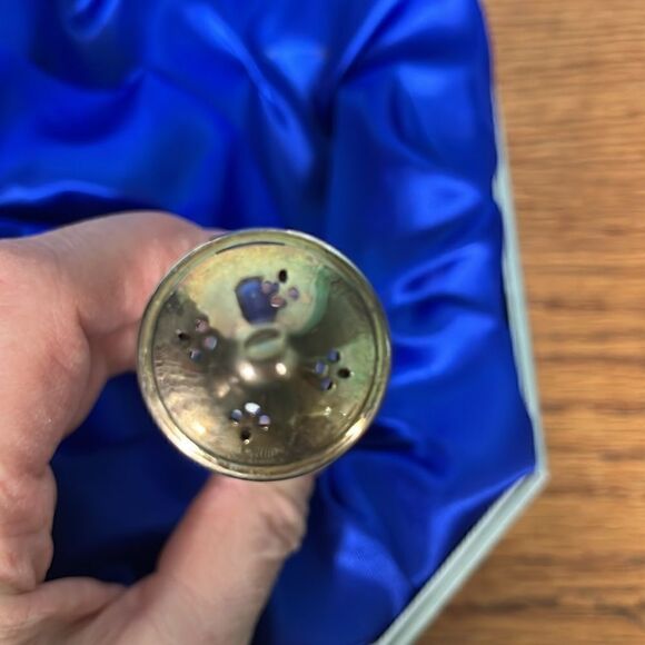 Stuart Crystal - Silver capped Crystal salt shaker only with original box - Picture 4 of 6